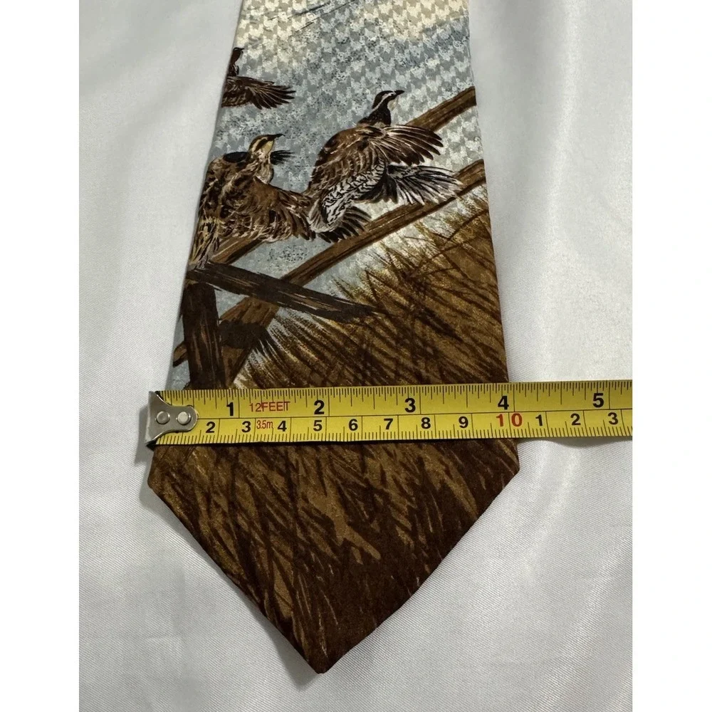 VTG Hathaway Men's Silk Tie Novelty Outdoors Sportsman Quail Birds Flying